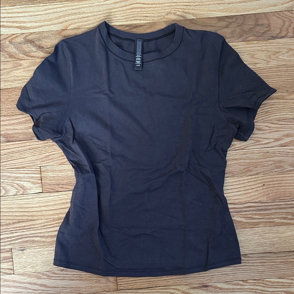 Skims Women's T-Shirt Size L